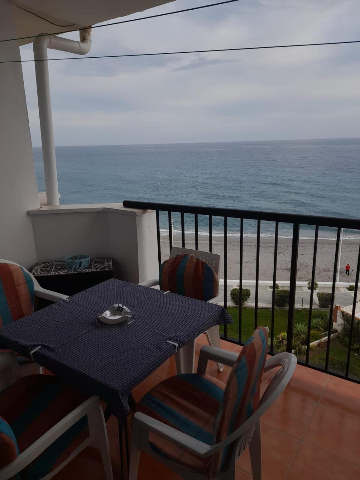 Precioso Apartamento Frontal Al Mar Nerja Luaran gambar
