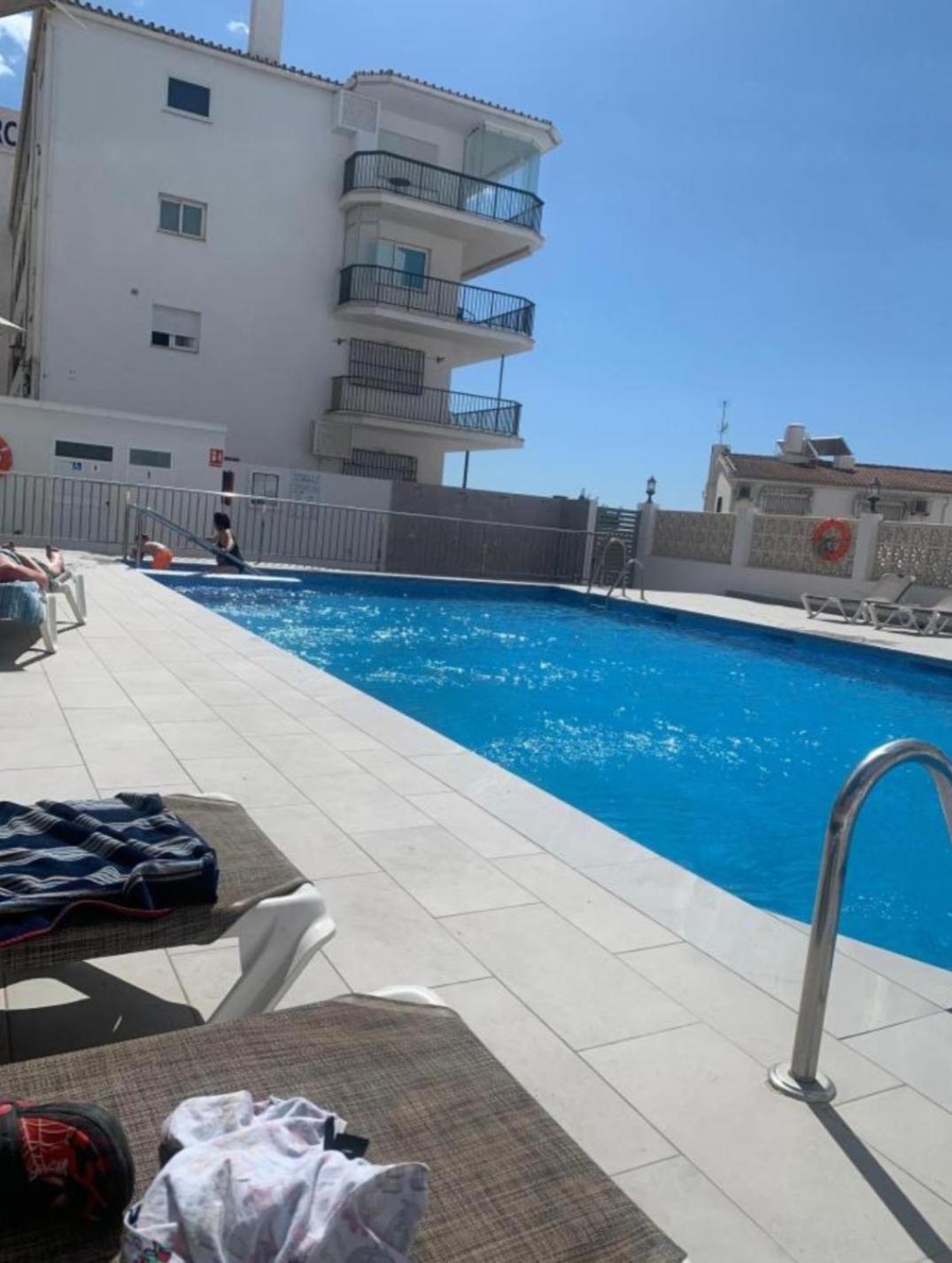 Precioso Apartamento Frontal Al Mar Nerja Luaran gambar